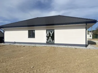 Na predaj 4-izbový dom, 131 m², Okružná