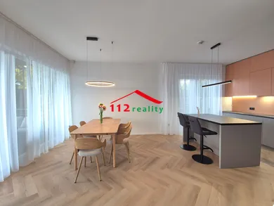 Квартири в оренду, 4-кімнатні, Bratislava-Nové Mesto · €2 500