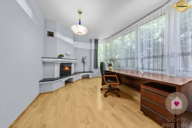 Na predaj 4-izbový byt, 138 m², Bratislava-Karlova Ves