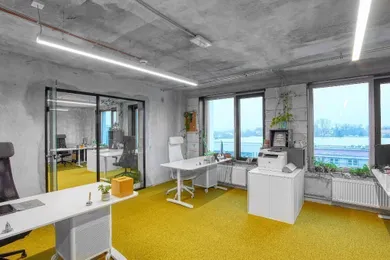 Комерційні приміщення в оренду, Bratislava-Nové Mesto · €750