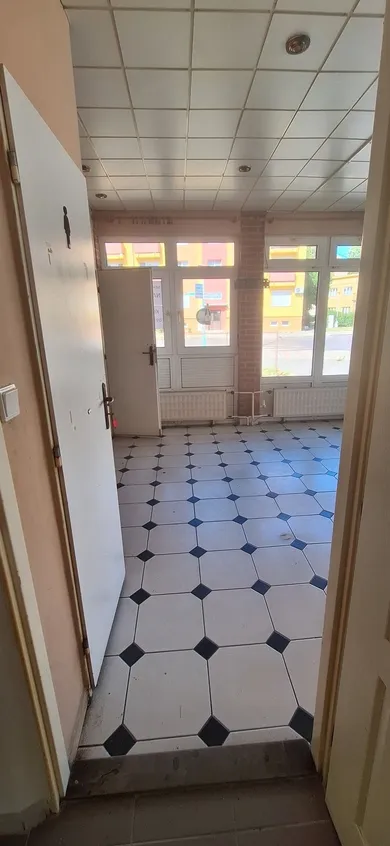 Na predaj objekt, 70 m², Nové Zámky, Bernolákovo námestie