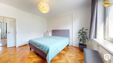 Na predaj 2-izbový byt, 67 m², Bratislava-Staré Mesto