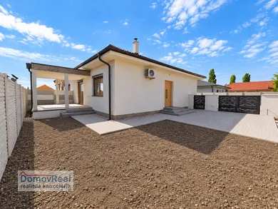 Na predaj 3-izbový dom, 71 m², Holice, Stará Gala