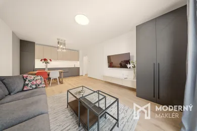 Na predaj 2-izbový byt, 61 m², Komárno, Parná ul.