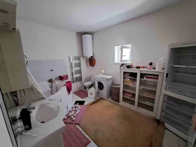 Na predaj 1-izbový dom, 266 m², Vlčany