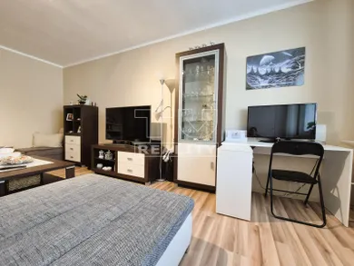 Na predaj 3-izbový byt, 83 m², Žiar nad Hronom