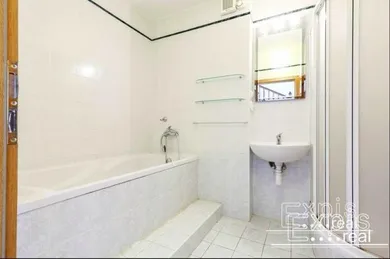 Na prenájom dom v Bratislava-Nové Mesto · €2 200 · Dokončené