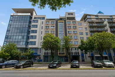 Komerčné priestory na predaj, Bratislava-Ružinov · €385 000