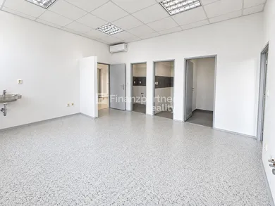 Na prenájom komerčné, 89 m², Topoľníky, Hlavná