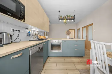 Na predaj 3-izbový byt, 77 m², Veľké Leváre, Závodská