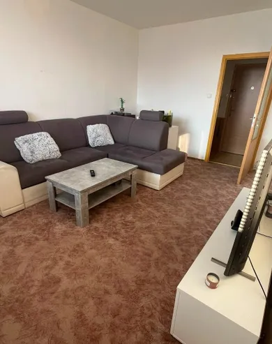 Na predaj 3-izbový byt, 75 m², Nové Zámky, Cyrilometodská