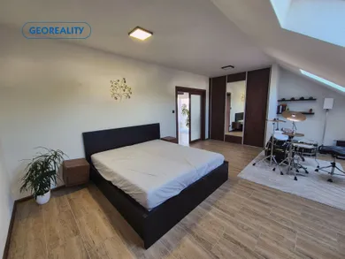 Na predaj dom, 220 m², Levice, Kalinčiakovo