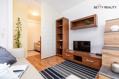 Na prenájom 2-izbový byt, 52 m², Bratislava-Podunajské Biskupice