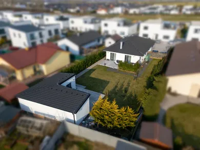 Domy na sprzedaż, 4-pokojowe, Slovenský Grob · €459 900