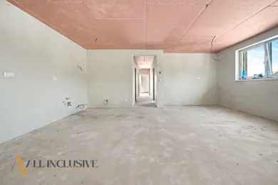 Na predaj 3-izbový byt, 78 m², Tomášikovo