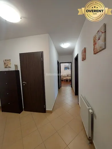 Na prenájom 3-izbový byt, 69 m², Banská Bystrica, Bakossova