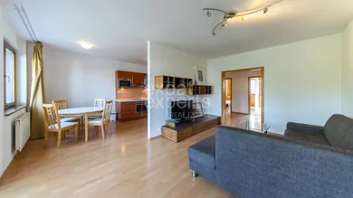 Na prenájom 3-izbový byt, 76 m², Bratislava-Staré Mesto