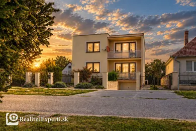 Eladó házak, 6-szobás, Miloslavov · €370 000