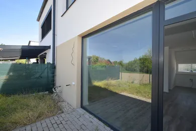 Квартири на продаж, 4-кімнатні, Chorvátsky Grob · €296 000