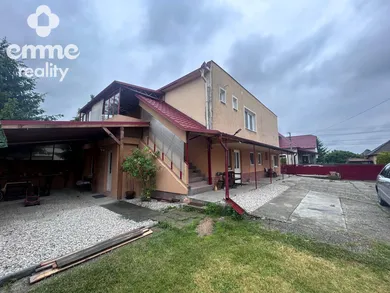 Na predaj 6-izbový dom, 245 m², Veľký Meder, Agátová