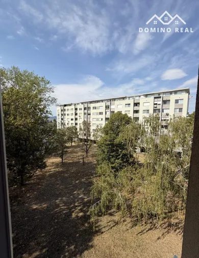 Na prenájom 3-izbový byt, 65 m², Bratislava-Ružinov, -