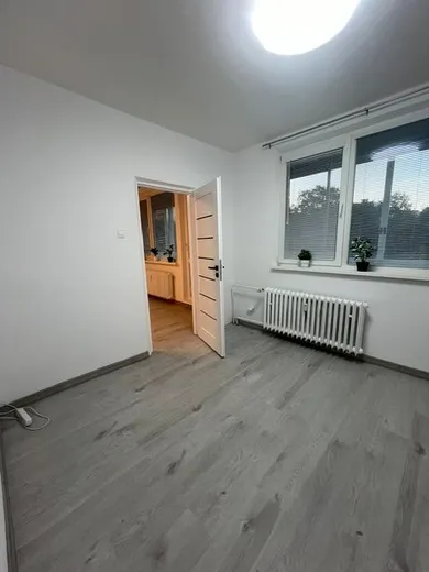 Na predaj 3-izbový byt, 46 m², Bratislava-Dúbravka, Bagarova