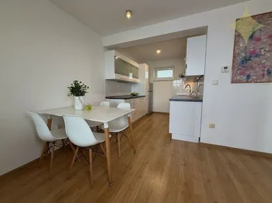 Na predaj 2-izbový byt, 50 m², Zlaté Moravce, Inovecká