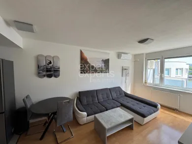 Na prenájom 2-izbový byt, 50 m², Bratislava-Karlova Ves