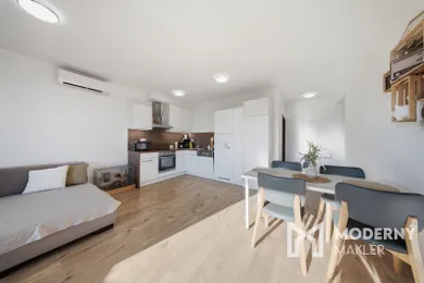 Na predaj 3-izbový byt, 74 m², Trnava, Mikovíniho