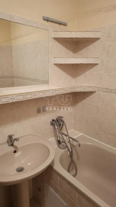Na predaj 2-izbový byt, 46 m², Púchov
