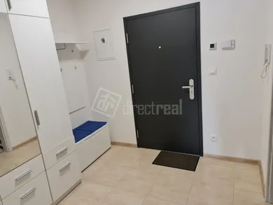 Na prenájom 2-izbový byt, 61 m², Galanta, Hlavná
