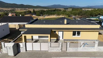 Eladó házak, Trenčianske Jastrabie · €369 900