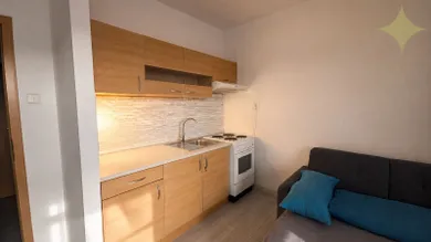 Na predaj 1-izbový byt, 31 m², Bratislava-Petržalka, Šustekova