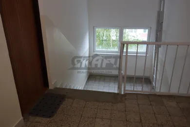 Na prenájom 1-izbový byt, 35 m², Bratislava-Dúbravka, Tranovského