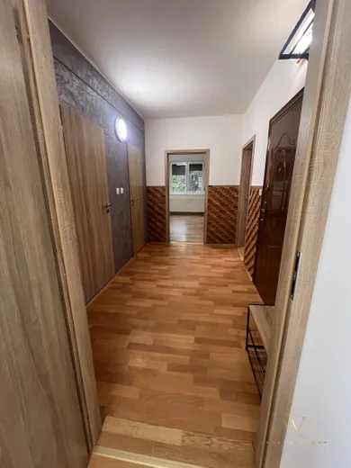 Na prenájom 3-izbový byt, 61 m², Senec, Nám. 1. mája