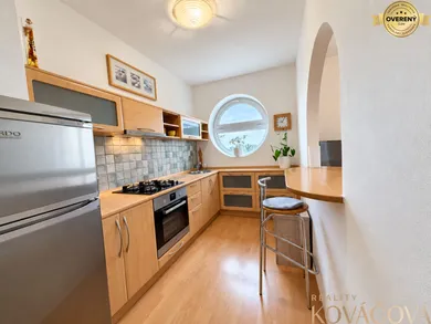 Na prenájom 1-izbový byt, 39 m², Trenčín, Staničná