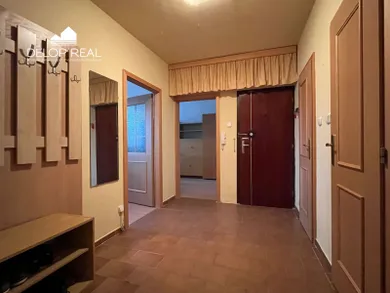 Na prenájom 4-izbový byt, 76 m², Bratislava-Dúbravka, Gallayova