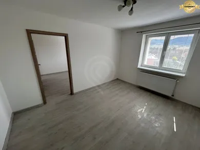 Na predaj 3-izbový byt, 65 m², Dubnica nad Váhom, Okružná