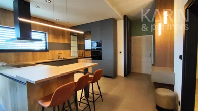 Mieszkania na sprzedaż, 3-pokojowe, Nové Zámky · €329 000