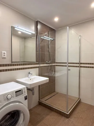 Na prenájom 2-izbový byt, 62 m², Bratislava-Dúbravka, Dúbravčická