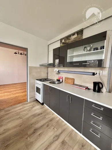 Byty na prenájom 1-izbový, Komárno · €470