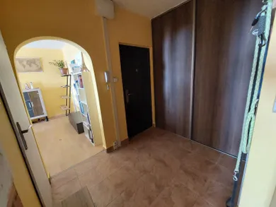 Na predaj 3-izbový byt, 76 m², Rožňava, Kozmonautov