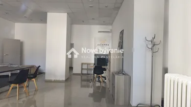 Na prenájom komerčné, 104 m², Poprad, Námestie