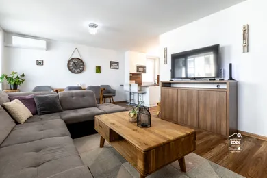 Квартири на продаж, 3-кімнатні, Košice-Staré Mesto · €284 990