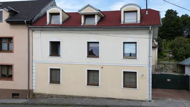 Domy na sprzedaż, 9-pokojowe, Banská Bystrica · €599 000