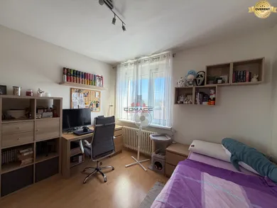 Na predaj 4-izbový byt, 81 m², Piešťany, Krajinská
