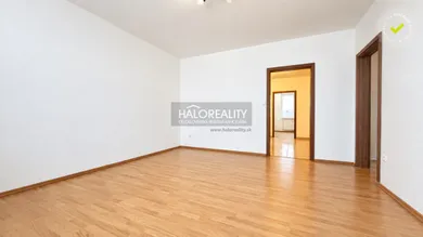 Na predaj 3-izbový byt, 61 m², Nové Zámky