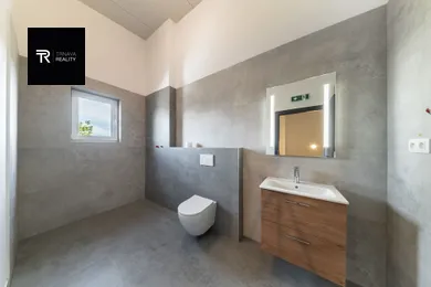 Na prenájom komerčné, 66 m², Trnava, Železničná ulica