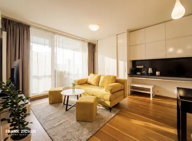 Mieszkania na wynajem, 2-pokojowe, Bratislava-Staré Mesto · €880