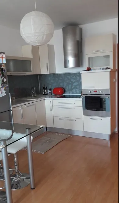 Na prenájom 2-izbový byt, 55 m², Bratislava-Ružinov, Jégého